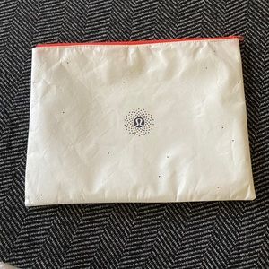 Limited edition Lululemon seawheeze bag